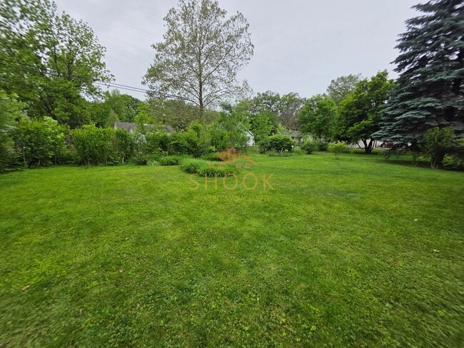 Building Photo - Well-Maintained Historic 4 BR Home Close to Campus! Lawn Mowing Included!