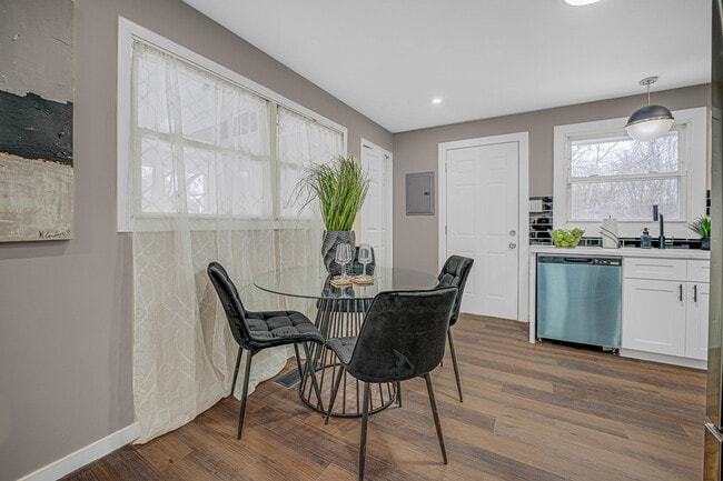 Building Photo - 18331 John Ave