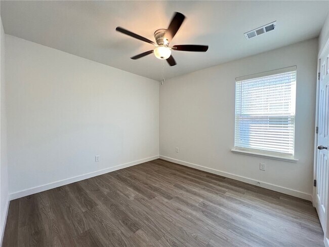 Building Photo - 617 NW 69th Ave