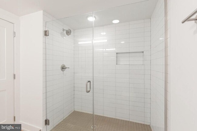 Building Photo - 1335 N Marston St