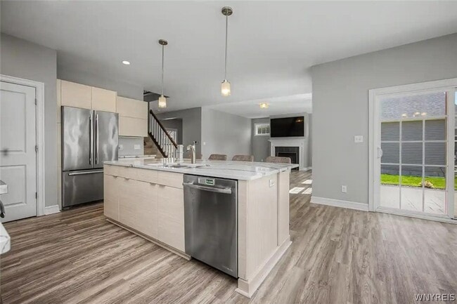 Building Photo - 46 Eagleview Dr