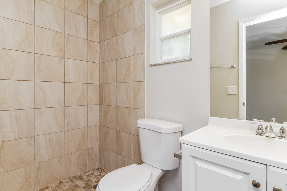 Building Photo - 2843 Kinnon Dr