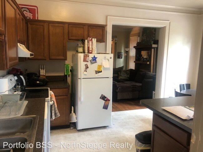 Building Photo - 4 br, 1.5 bath Apartment - 1069 Neil Ave