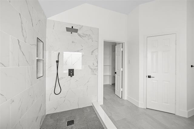 Building Photo - 945 Azalia Dr