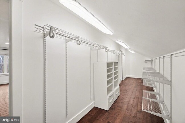 Building Photo - 24 Lipscomb Ct