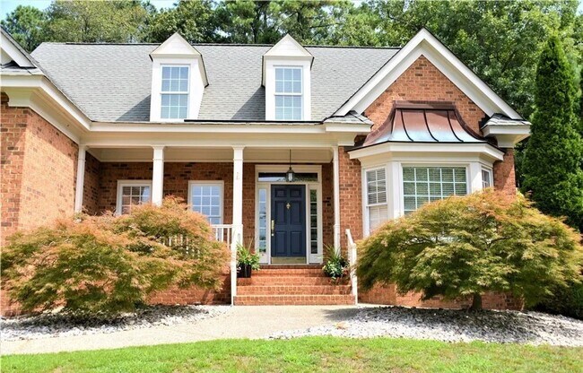 Building Photo - 4 bedroom/ 3.5 bathroom- Stonehouse