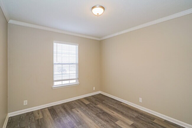 Building Photo - 849 Lavergne Ln