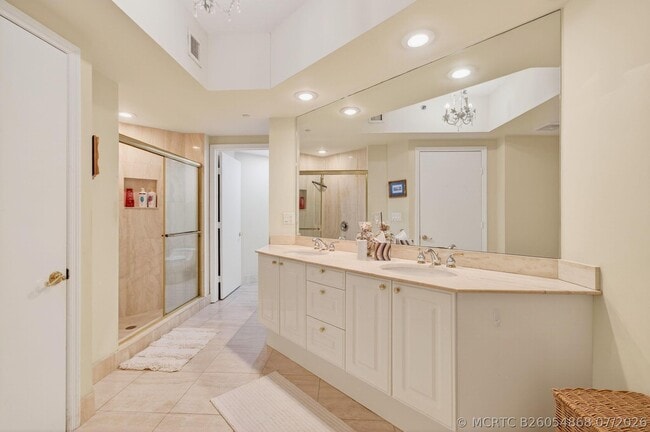 Building Photo - 3700 S Ocean Blvd