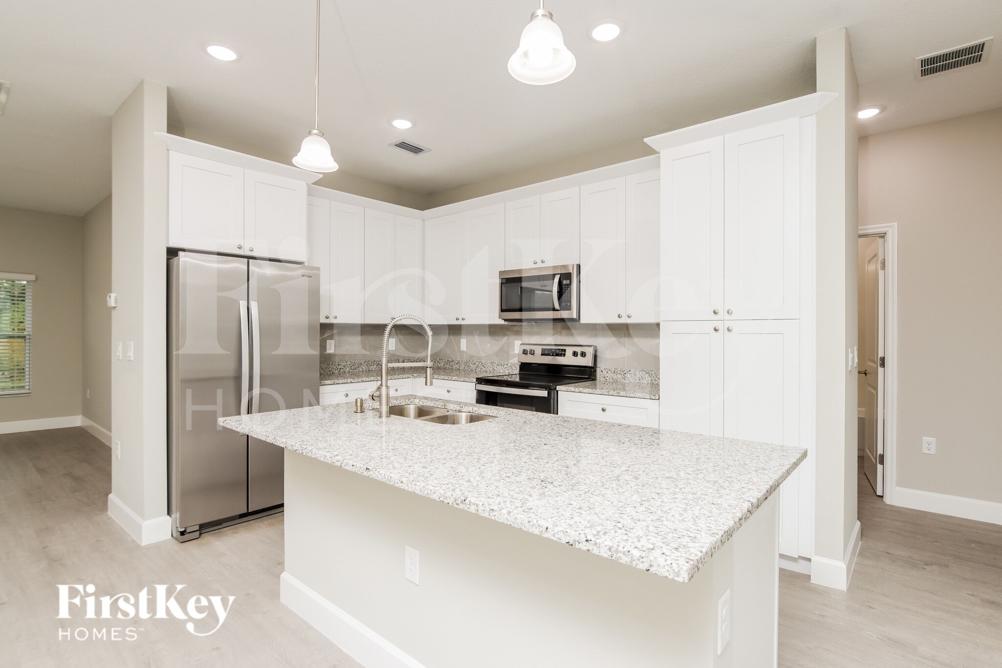 Building Photo - 124 Lamarque St