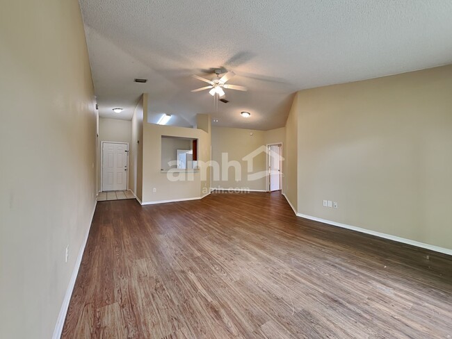 Building Photo - 4511 Country Hills Blvd
