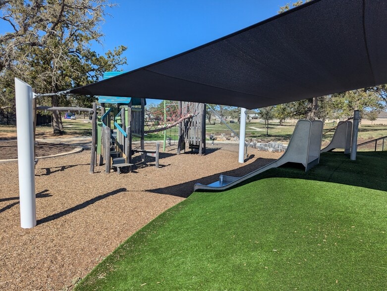 Building Photo - 112 Esparza Dr