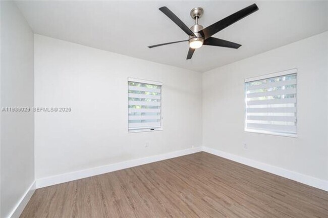 Building Photo - 3077 SW 5th St