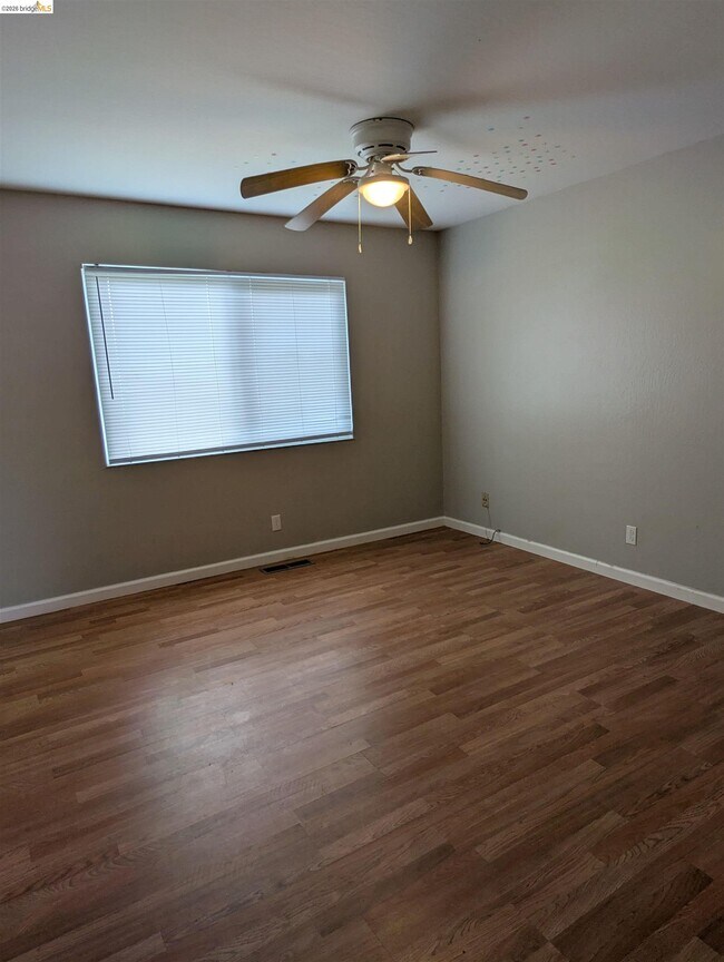 Building Photo - 1504 Mission Dr