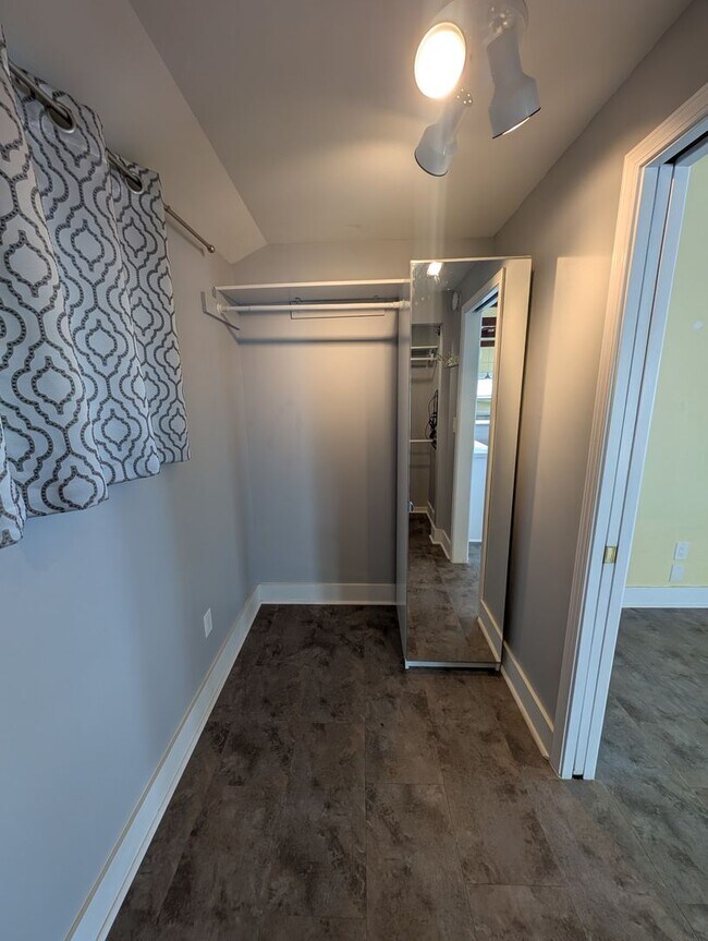 Building Photo - A Storybook Dream in Kingston, Available Now! Lowbank Waterfront, Beach Access, Panoramic Views &...