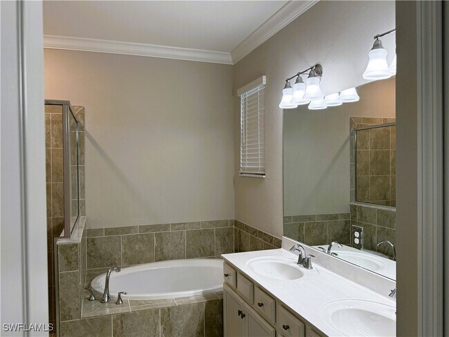 Building Photo - 9444 Glenforest Dr