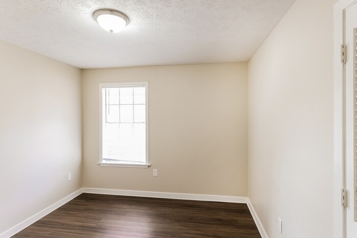 Building Photo - 1626 Edgewood Pl