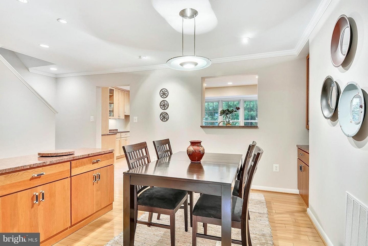 dining room - 1107 Fairview Ct