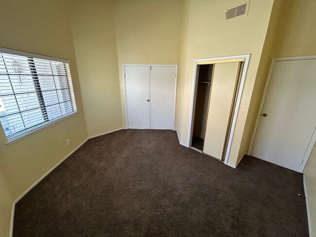 Building Photo - BEAUTIFULLY RENOVATED HOME WITH NEW PAINT, CARPET, AND LIGHT FIXTURES