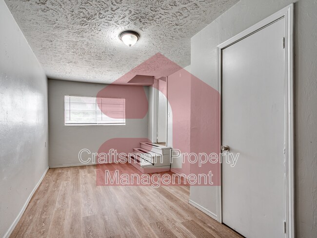 Building Photo - 1105 Bellevidere Dr