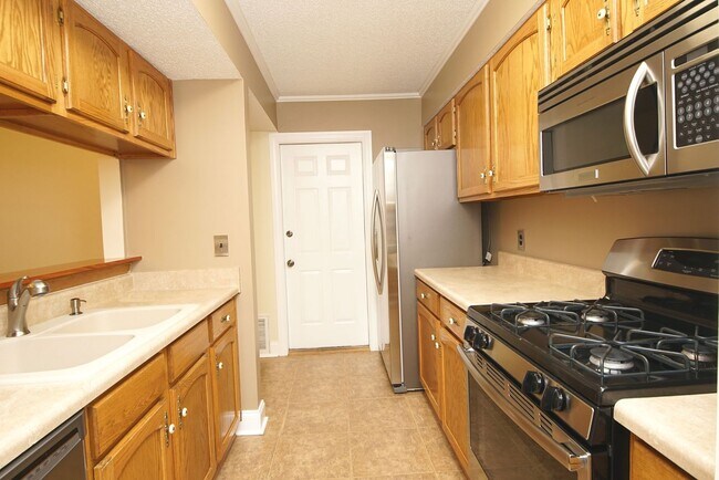 Building Photo - Great 3 Bedroom 2 bath home in Central Nic...