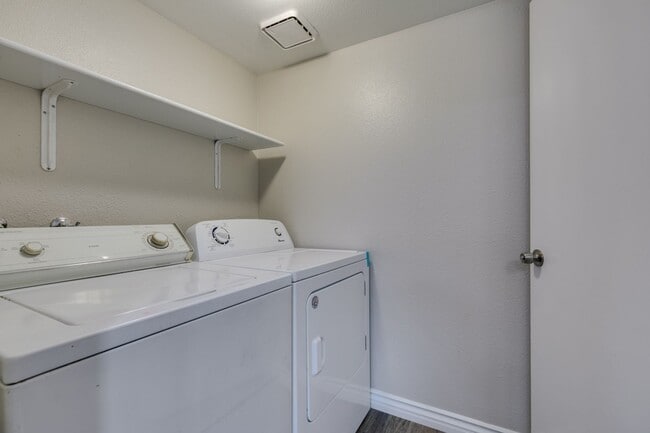 Building Photo - Upgraded 3bedroom house near Buffalo and Washington with easy access to Summerlin Pkwy.