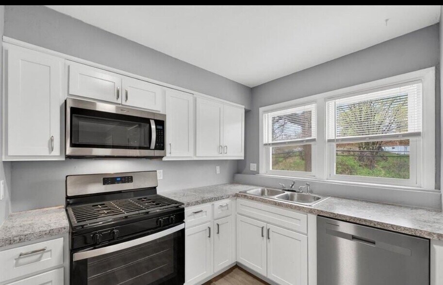 Building Photo - 8576 Kathlyn Dr