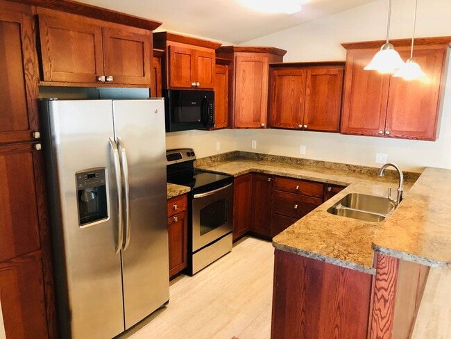 Building Photo - Townhome - Stonebridge Farms