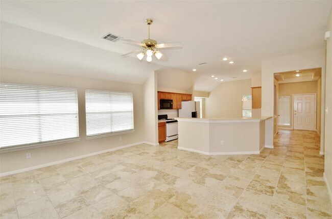 Building Photo - 10 Cypress Bayou Ct