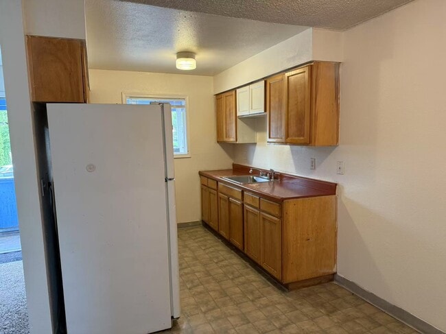 Building Photo - 3218 SE 122nd Ave