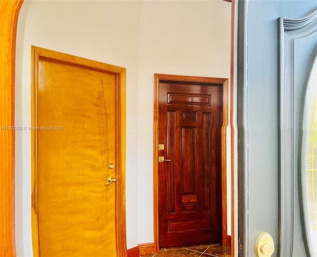 Building Photo - 5221 SW 154th Pl