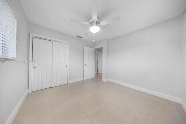 Building Photo - 8801 SW 17th St