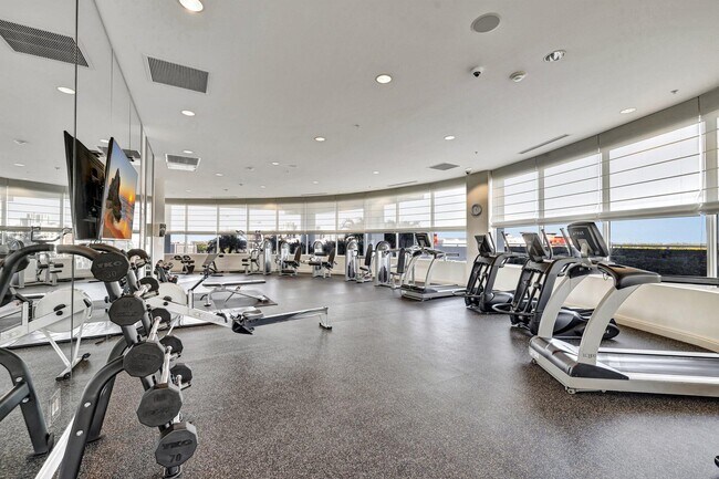 Building Photo - 315 NE 3rd Ave