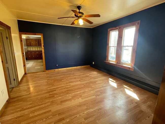 Building Photo - Colorful, eclectic 3-bedroom house in Pitt...