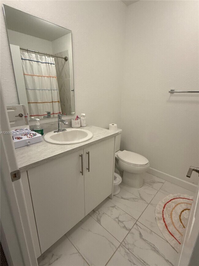 Building Photo - 412 NW 12th Pl