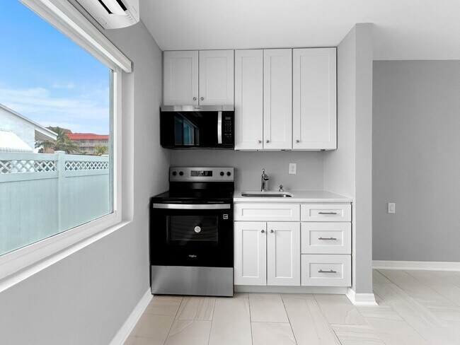 Building Photo - 17615 Lee Ave