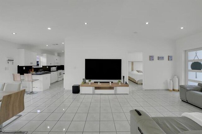 Building Photo - 17255 NW 72nd Ct