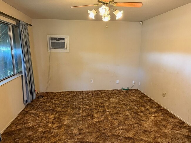 Building Photo - 4833 E Main St