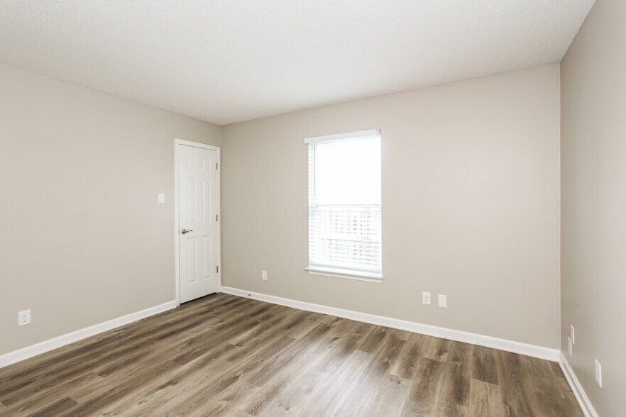 Building Photo - 6785 W Stansbury Blvd