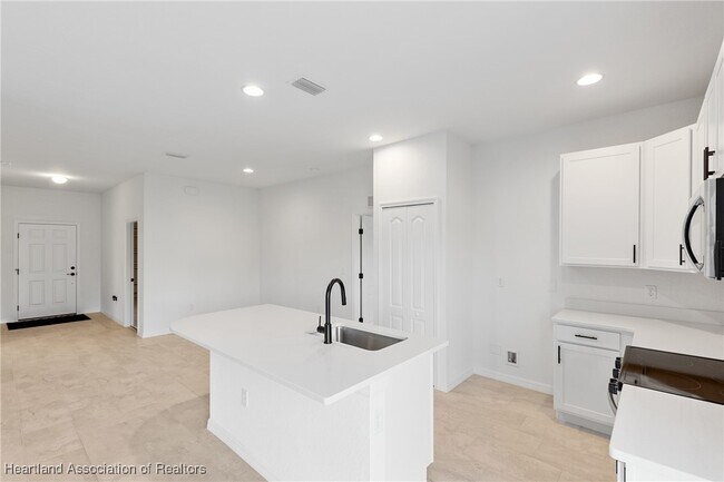 Building Photo - 6151 Monegro St