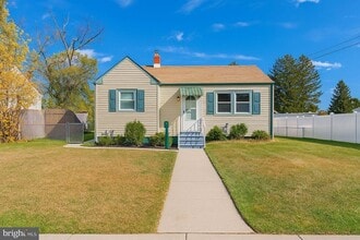 Building Photo - 610 Lee Ave