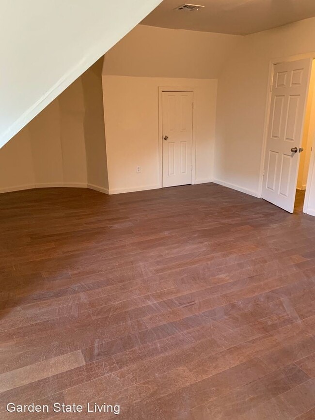 Building Photo - 7 br, 4 bath House - 253 Roseville Avenue