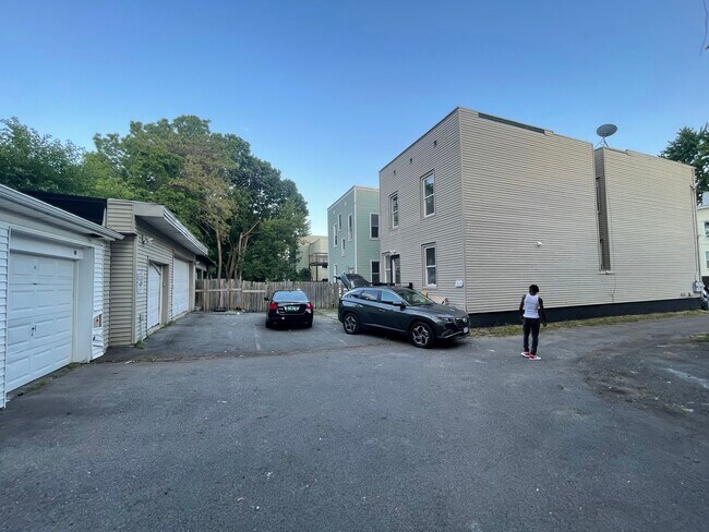 Rear parking - 539 Hamilton St