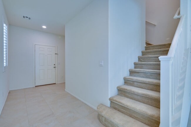 Building Photo - Green Valley!! Gated!! 4 Bedrooms!! Bed & Bath Downstairs!!  TANKLESS WATER HEATER!!! Covered pat...