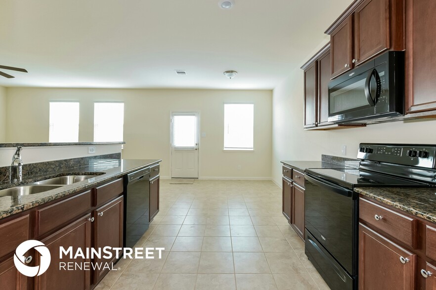 Building Photo - 27053 Leonardo Dr