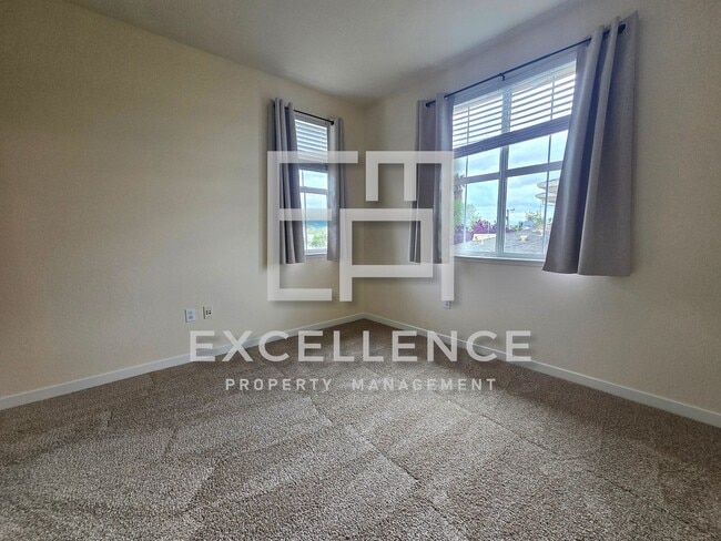 Building Photo - 2/2.5, 2 Car Tandem Garage, 2 En-Suite Bedrooms, Washer and Dryer - Japan Town