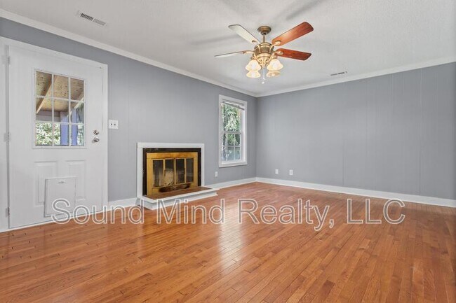 Building Photo - 417 Foxhall Dr