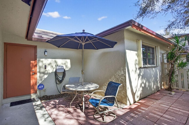 Building Photo - 1759 NE 40th Pl