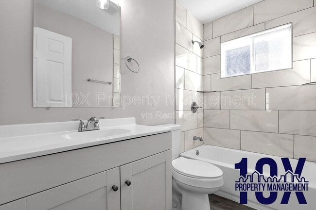 Building Photo - 2453 McGuffey Rd