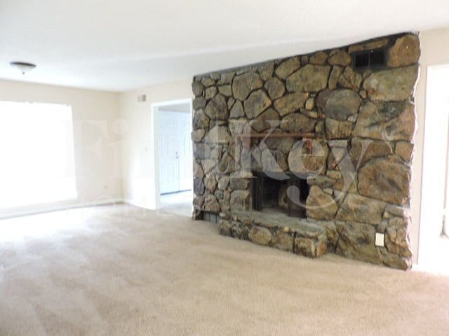 Building Photo - 4299 Crescent Park Dr