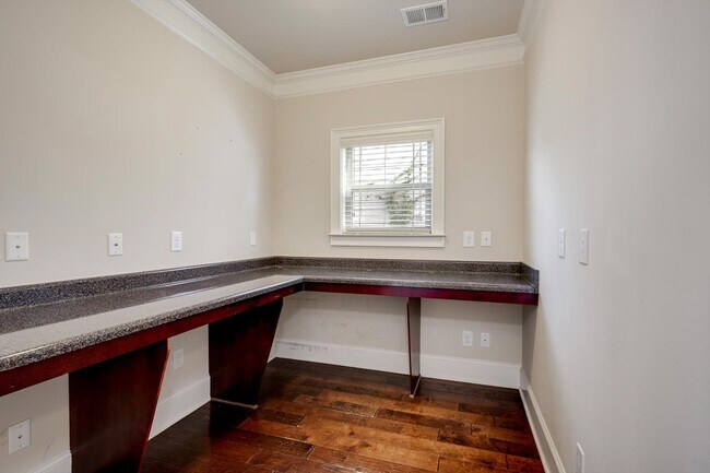 Building Photo - 542 Oconee Cir